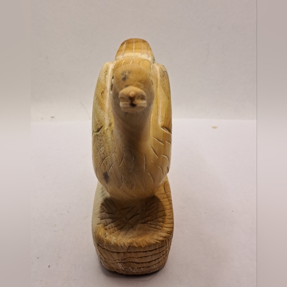 Carved Marble Stone Bird Beige Vintage Paperweight. - Picture 4 of 4